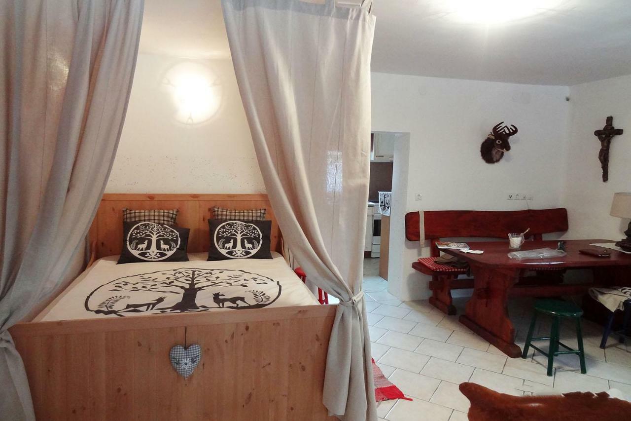 Zajcek Apartma Mojstrana Rom bilde